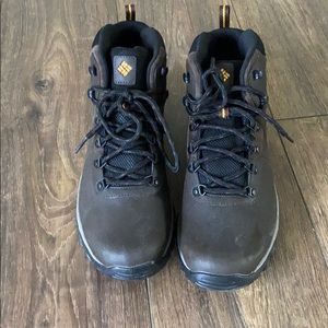 Brand new never worn boots size 10 Columbia